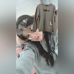 Splendid Treasure Gray Crewneck Top